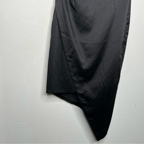 ELLIAT Carson One-Shoulder Satin Dress in Black, size S NWT - Picture 6 of 7
